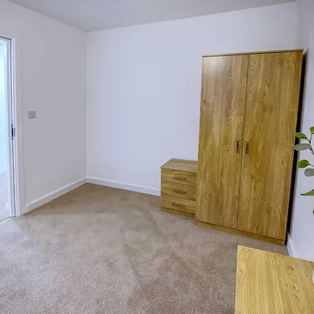 New Contractor 5-bed 3-bath Redcar