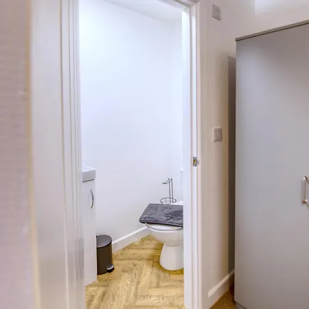 New Contractor 5-bed 3-bath