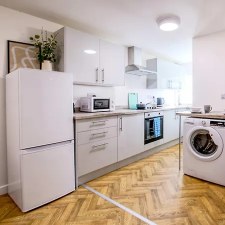 New Contractor 5-bed 3-bath 雷德卡