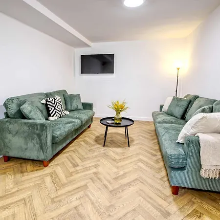 New Contractor 5-bed 3-bath 度假居 *