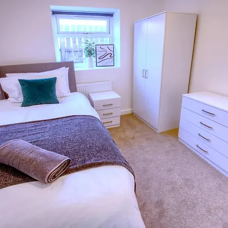 New Contractor 5-bed 3-bath