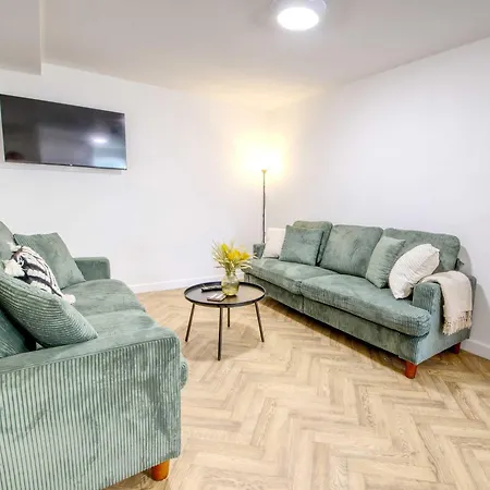 度假居 New Contractor 5-bed 3-bath *